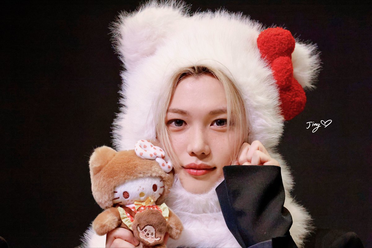 adingnarumi's tweet photo. 251221 |  SW HD

🎀🐱❤️

#Felix #StrayKids #필릭스 #스트레이키즈
#ピリちゃん #용복 https://t.co/JkSNvsmYnl
