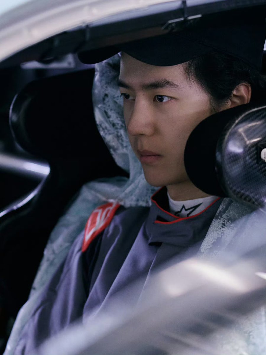 Nanpaphat11's tweet image. ทุกคนด่วน!!! พี่แปดห้าเค้ามาแล้ว
Yibo official  มาลงรูปว่าฝึกซ้อมวันเเรก แล้วอวยพรเทศกาลตงจื้อพร้อมเลย
#YIBO85
#หวังอี้ป๋อ
#WangYibo