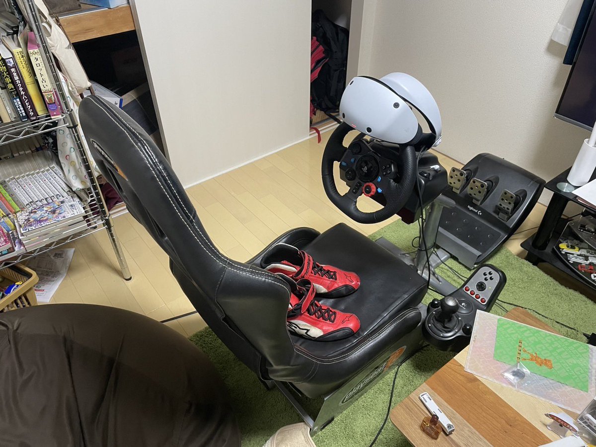 ZsanStars's tweet image. ロジクールG29とシフターとプレイシート、4万くらいで欲しい人いませんか！ 
直接引き取ってくれると大変助かります🙏
GT7で20時間程度プレイしたくらいです。

※VR2とシューズは付属しません。