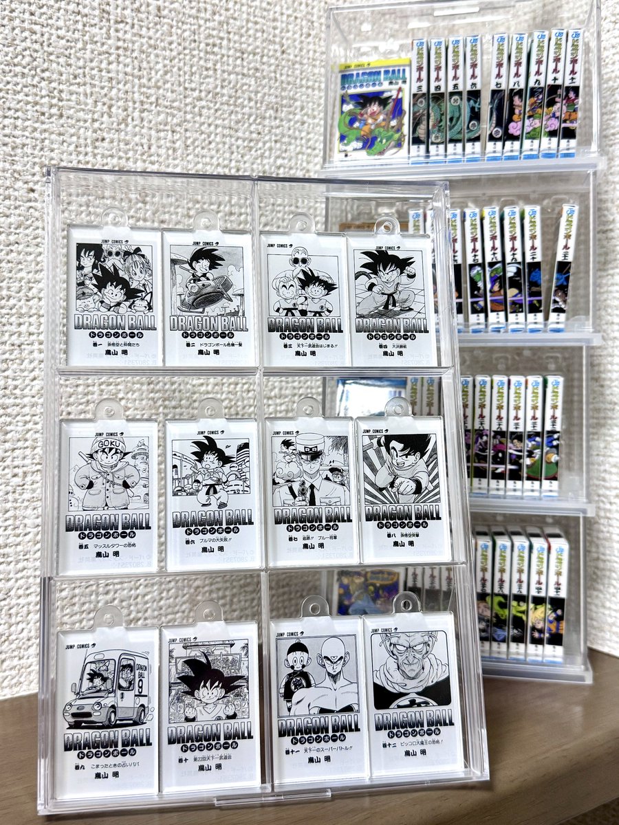 PAPIKO1987's tweet image. コミックスチャームコレクションのアクリルは、100均の缶バッジケース(6個用)に12個収納できます。