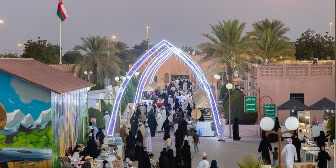 غدًا الاثنين.. انطلاق مهرجان صحار في نسخته الرابعة، ويستمر حتى 31 يناير 2026، بفعاليات ثقافية وترفيهية وسياحية وتراثية تُعزّز الهوية العُمانية وتنشّط السياحة الداخلية. #العُمانية 