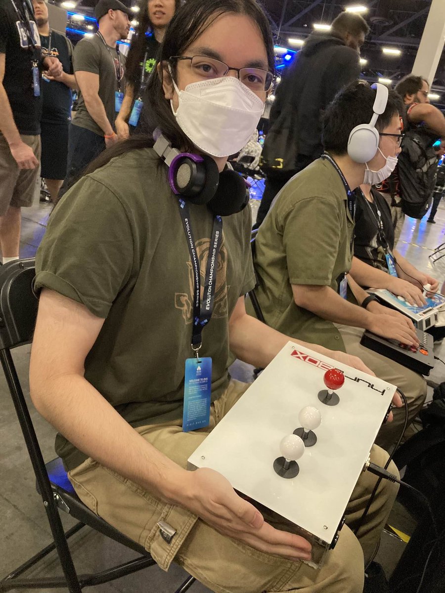 ロバートR ❖ RobertR tweet media