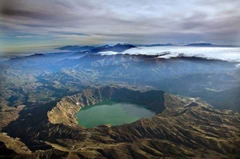 Uno de los mejores paisajes del mundo 🌎 
El Quilotoa en Ecuador