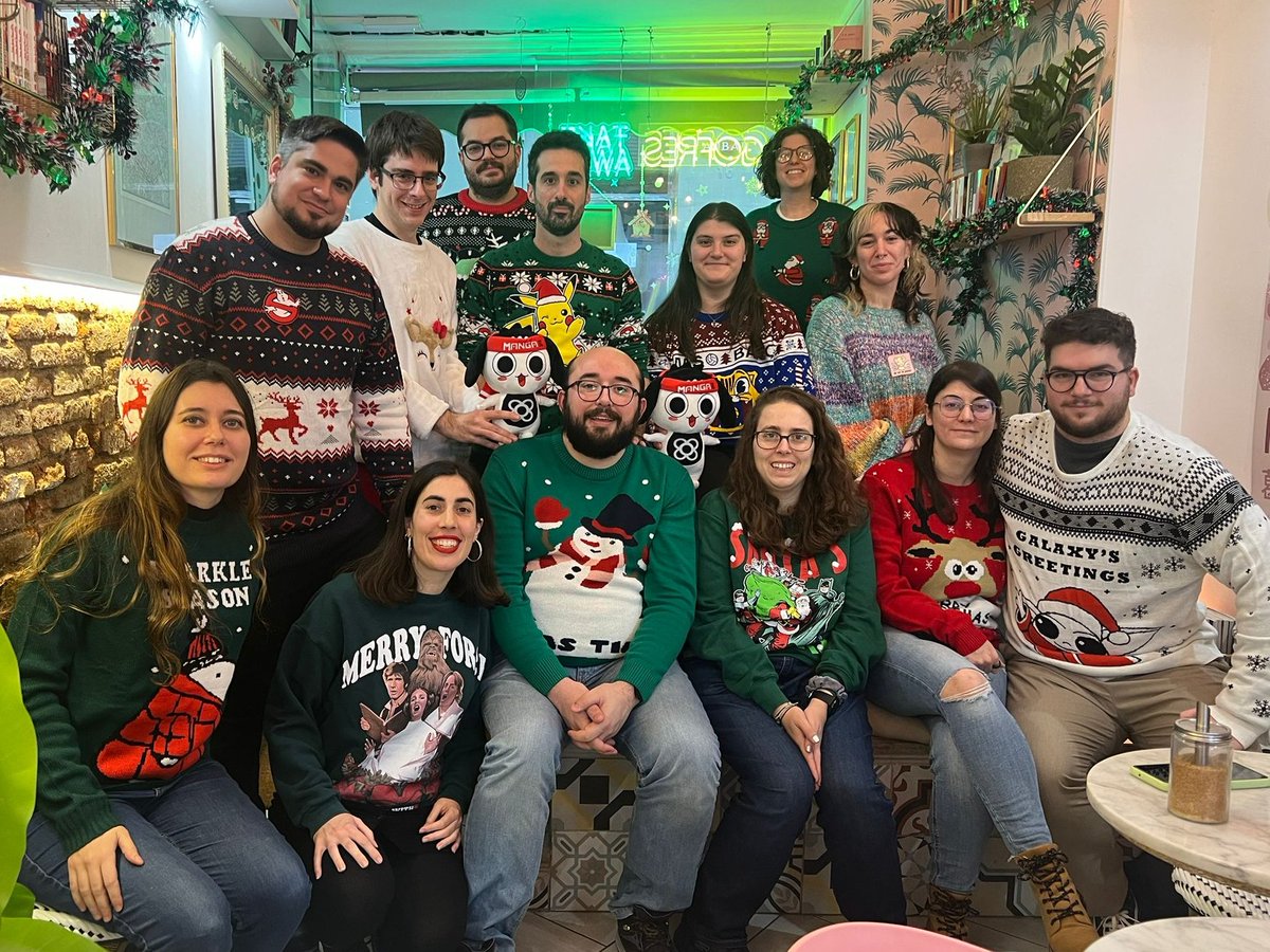 🎄 Ahir vam celebrar la ja tradició anual de trobada de jerseis nadalencs a la cafeteria  Montparnasse ☕ per les sòcies i els socis de la Frikassa ✨

Bones festes i bona entrada d'any a tothom 🥰