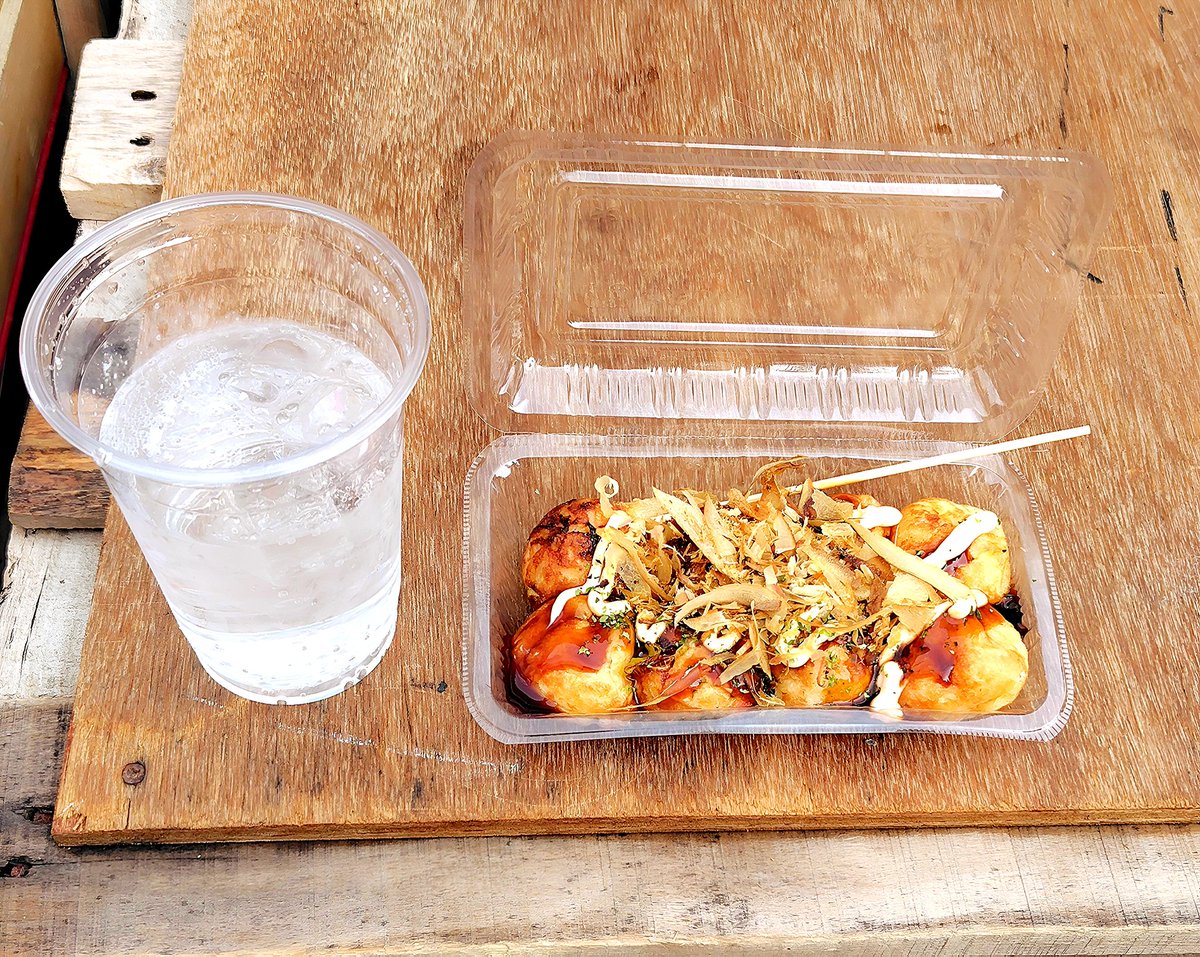 帰宅🏠️
やっぱ片道２時間半かかるね🚃
会場のキッチンカーのたこ焼きが美味しくて３パック食べてきたよ (笑)