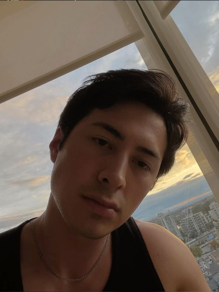 snoopyshane's tweet image. i’m actually so unbelievably attracted to hudson williams it’s not okay. his beauty and weirdness have completely trapped me