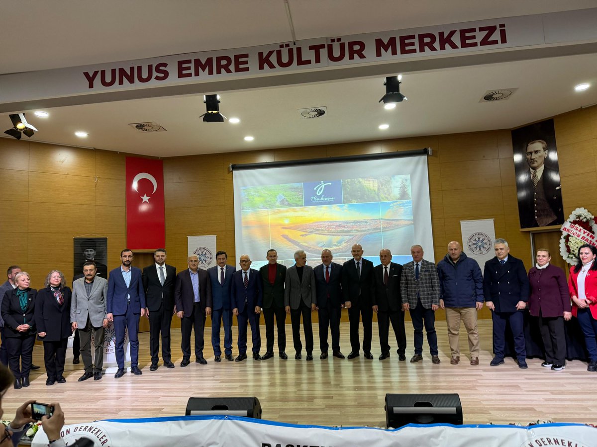 Başkent Trabzon Dernekler Federasyonu Olağan Genel Kurulu, Kıymetli Bakanımız <a href="/a_uraloglu/">Abdulkadir URALOĞLU</a>’nun katılımlarıyla birlik ve bütünlük içerisinde gerçekleştirildi.

Genel Kurul’a katılan tüm sivil toplum kuruluşlarımıza ve kıymetli hemşehrilerimize teşekkür ediyor; yeniden başkanlığa