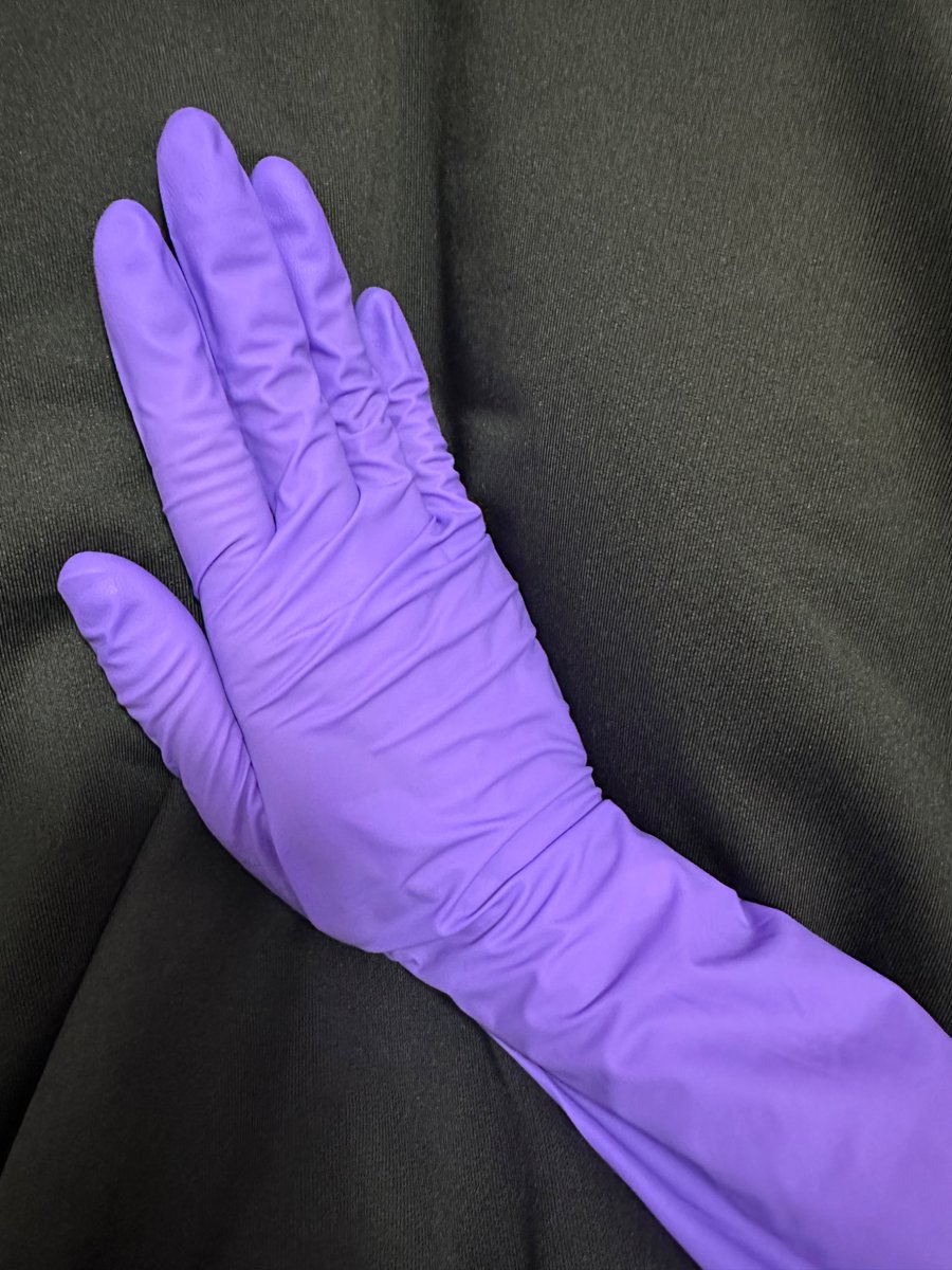 rona_gloves's tweet photo. 誕生日なのに？誕生日だから？気づいたら1日あっという間に終わってた笑
とりあえず手袋の写真投稿して寝るねおやすみ！ https://t.co/92LfkGx8M4