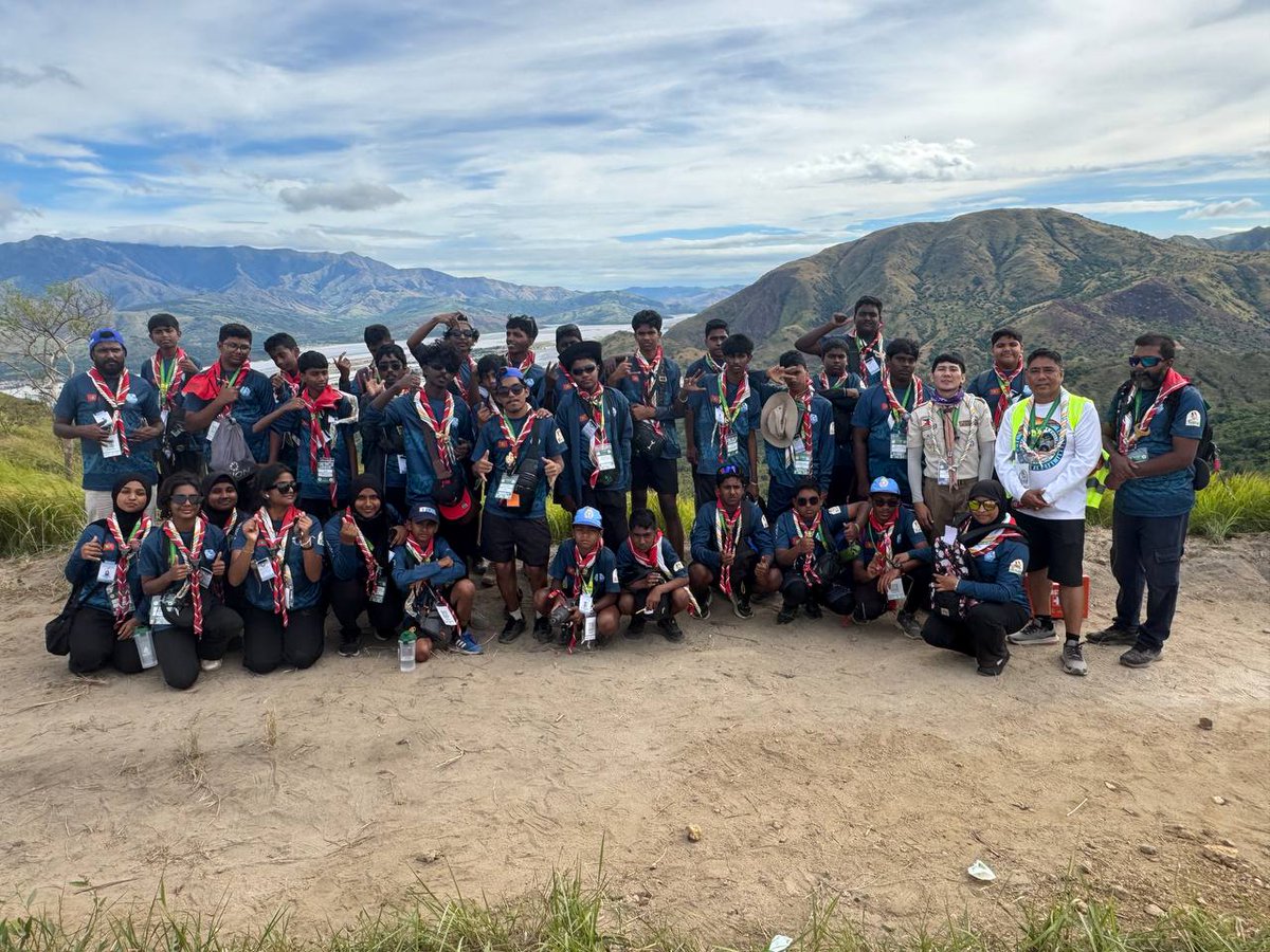 ScoutsMaldives's tweet image. Hiking in Zambales, Philippines 🇵🇭🥾

Check out these snapshots from the hike undertaken by the Maldivian Contingent during the Asia-Pacific Regional Scout Jamboree!
