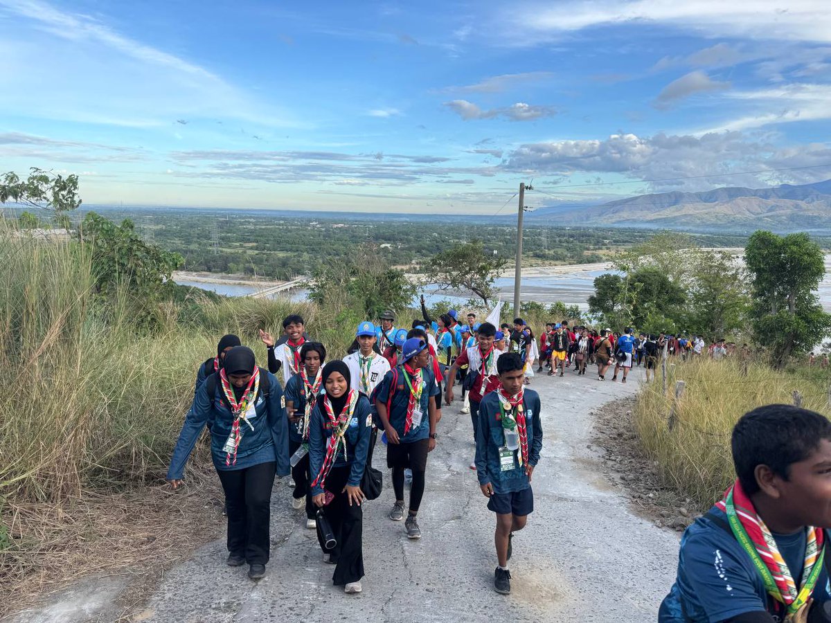 ScoutsMaldives's tweet image. Hiking in Zambales, Philippines 🇵🇭🥾

Check out these snapshots from the hike undertaken by the Maldivian Contingent during the Asia-Pacific Regional Scout Jamboree!