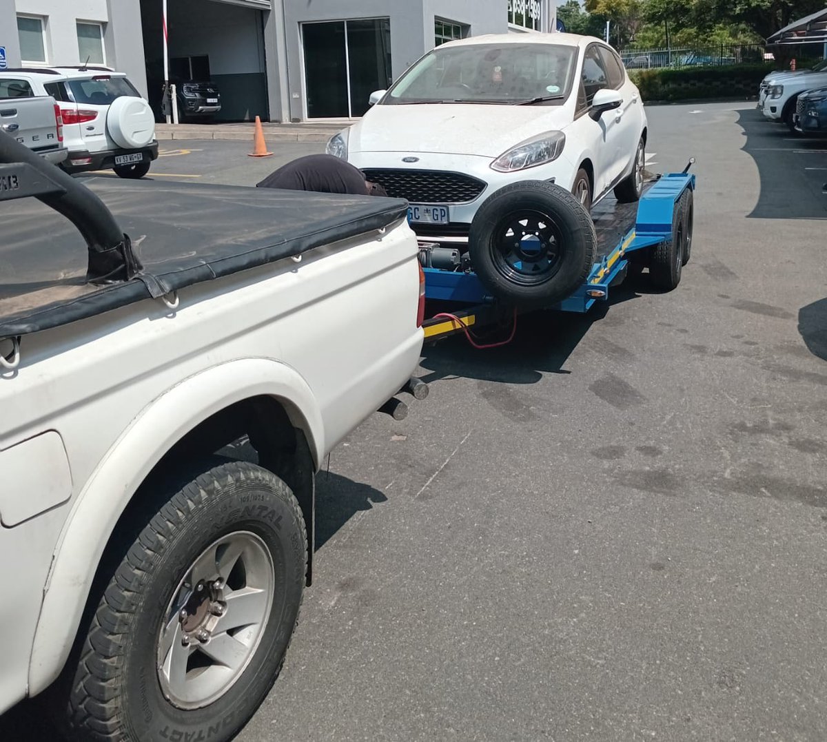 bk_towing's tweet photo. Flatbed towing service near you. We provide Affordable tow truck service in Fourways, Randburg &amp; Surrounding Areas. Call - 0799816333 https://t.co/c6vhKwugCH
