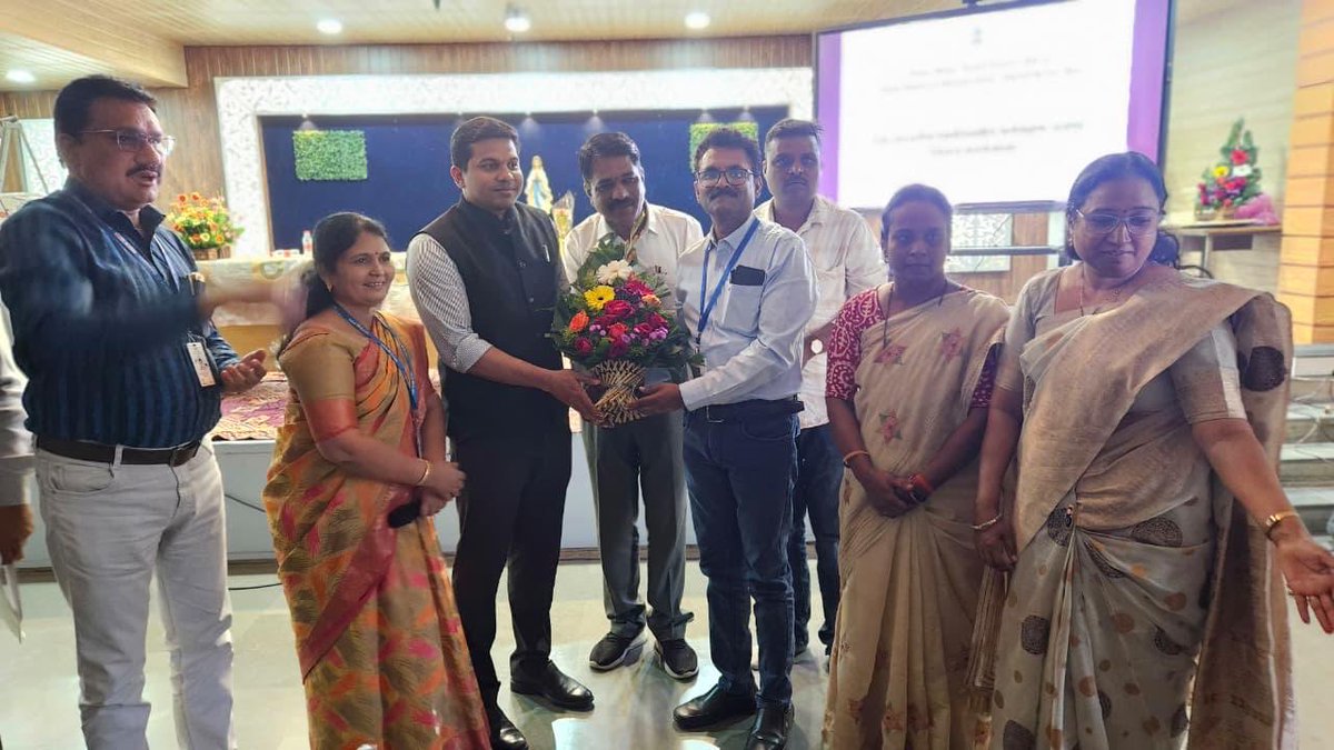 CEO Z P Beed Hon Jiteen Raheman ( IAS) addressed to all Officers in Education department to work for quality education. One day workshop was organised by DIET and Education department. I got opportunity to communicate with them on English language teaching.