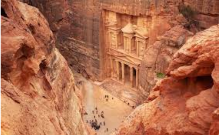 السفيرة الأسترالية تزور مدينة البترا 