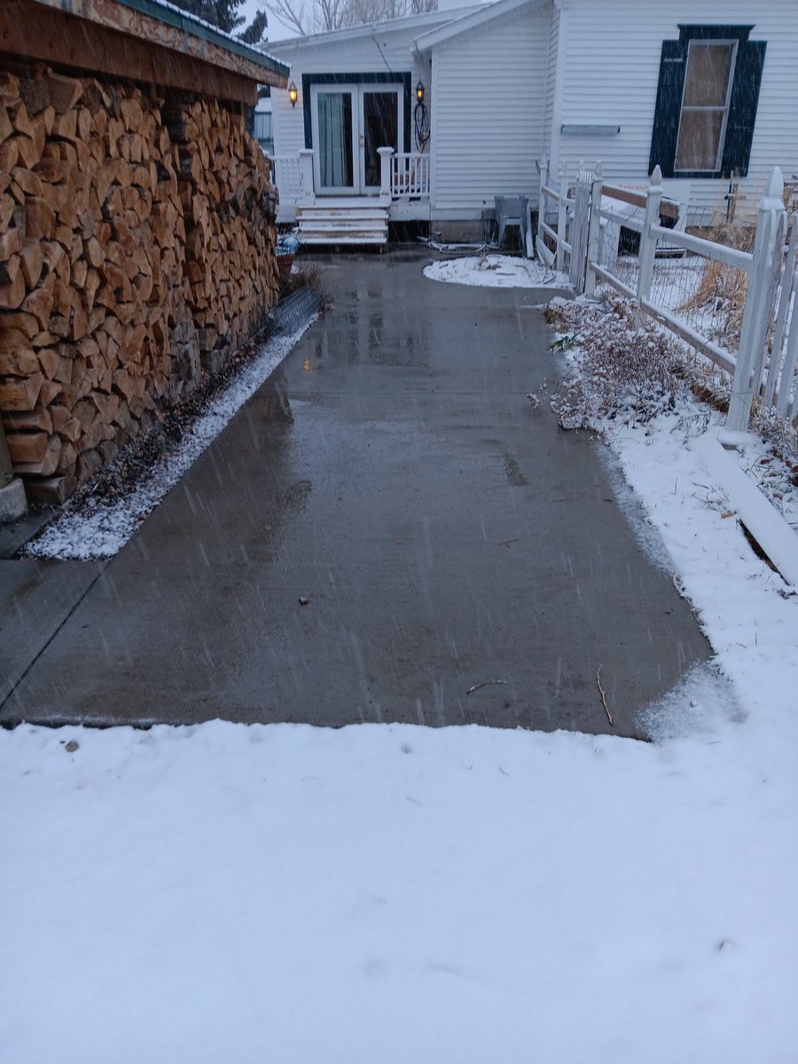 DocumentingBTC's tweet photo. This Bitcoin mining snow melt system uses waste heat of the computers to warm a concrete walkway via a hydronic loop. Here, a 3 kW S19 Pro 110T runs in a FogHashing C1 immersion tank, heating fluid that melts snow and keeps a garage warm, nearly silent. https://t.co/lVPMfTWOXl