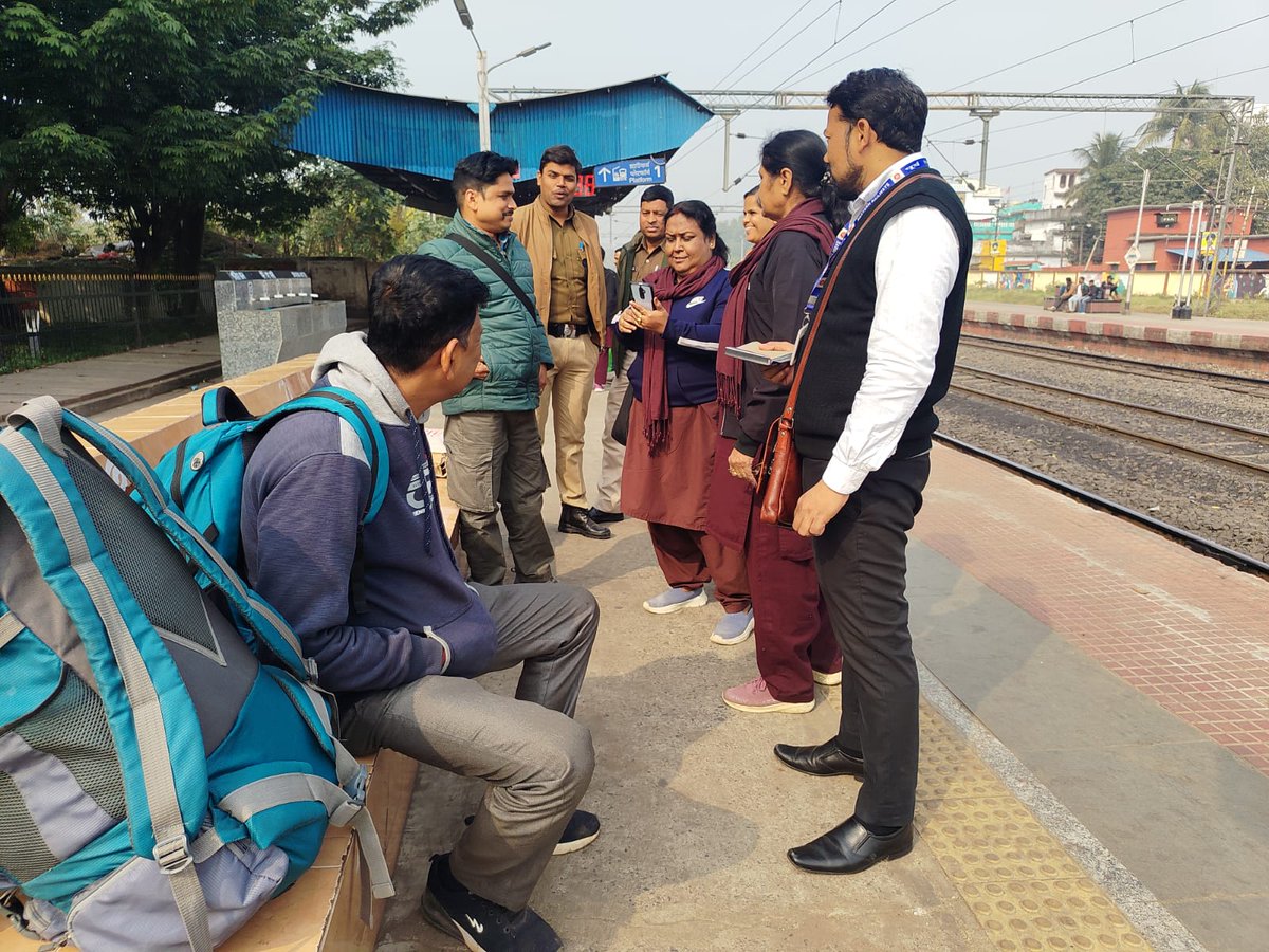 drmmalda's tweet photo. 🚆 Malda Division conducted today a Special Ticket Checking Drive on Train No. 13434 Amrit Bharat Exp & 13053 Kulik Exp between Malda Town – Rampurhat. 253 cases detected and ₹2.18 lakh realized as penalty.
Passengers are urged to travel with valid tickets. #TicketCheckingDrive https://t.co/X5wYjSTHjz