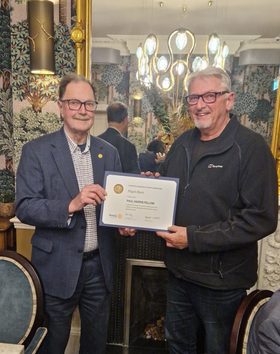 RotaryChannel's tweet image. Two members of the Channel Rotary Club Folkestone have been honoured with the movements highest accolade – the prestigious Paul Harris Fellowship.
Founder Member Hugh Barker handing over the award to Ray Beaglehole and Nigel Hart.

#channelrotary #paulharrisfellow #rotarymembers