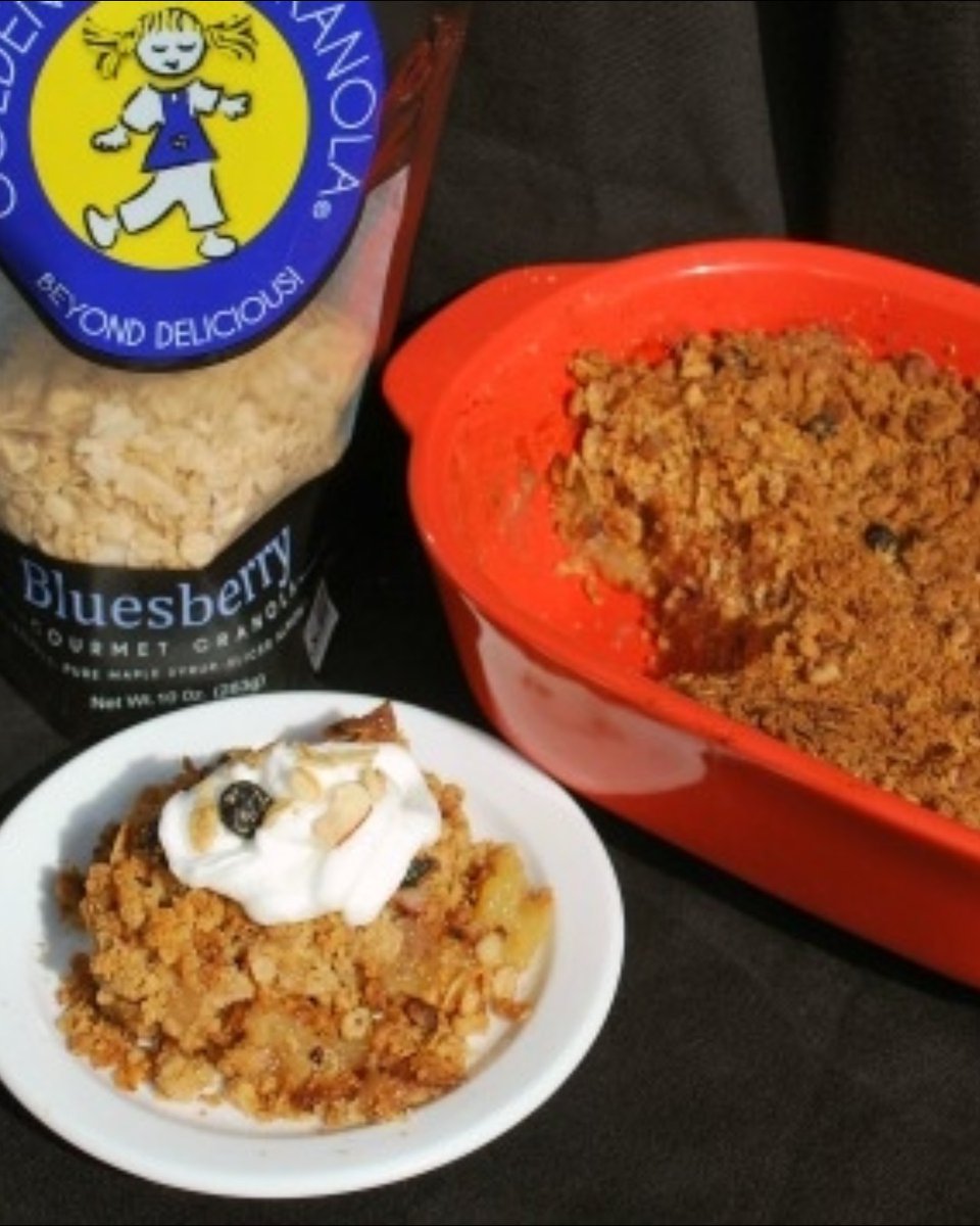 GoGoldenGirl's tweet image. Warm up your winter day with Apple Crisp with Bluesberry Granola Topping! A heavenly mix of juicy apples and the crisp crunch of our Bluesberry granola. Layer it up, bake it golden, and dive into dessert bliss. #BeyondDelicious

Get the full recipe here: goldengirlgranola.com/recipes/apple-…