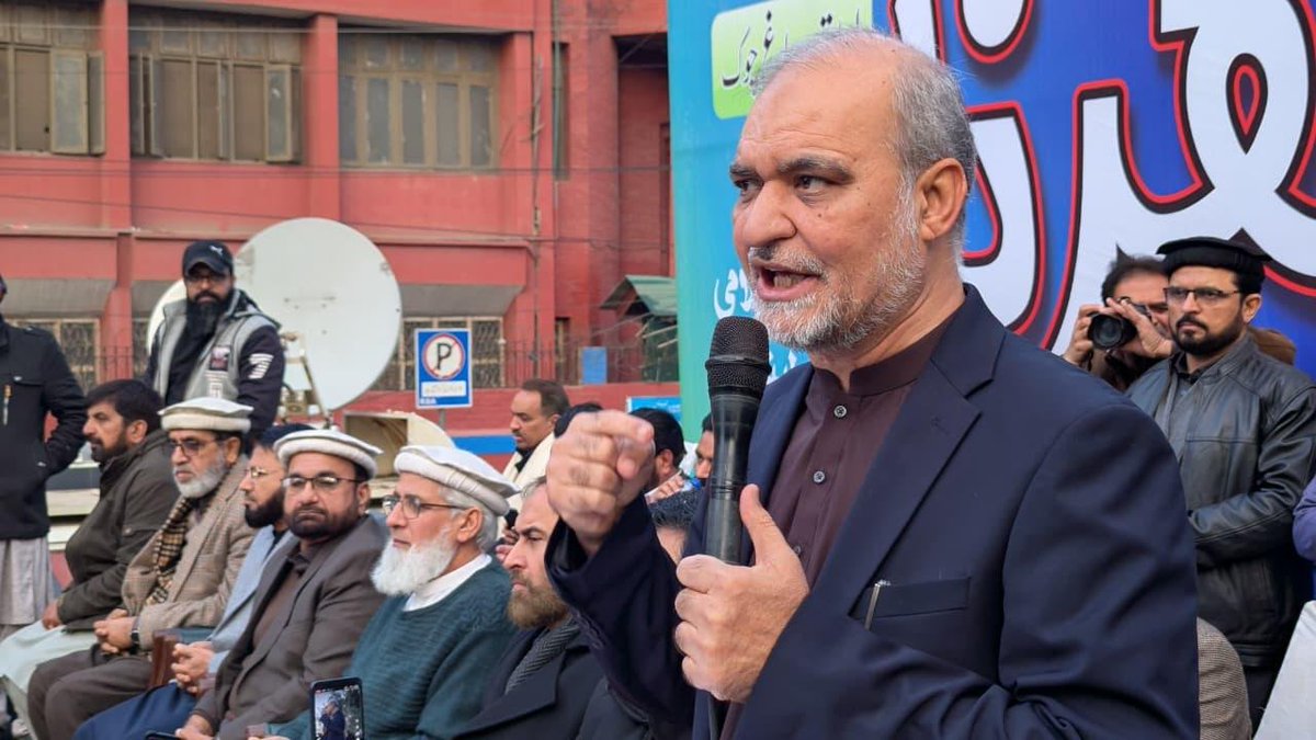 پاکستان بھر میں بلدیاتی کالے قانون کے خلاف عوامی رائے لیں گے اور اس کے لیے 15 جنوری 2026ء کو پاکستان بھر میں عوامی ریفرنڈم کرائیں گے، عوامی رائے کے ذریعے مینڈیٹ لینے کے بعد چاروں صوبائی اسمبلیوں کی طرف لانگ مارچ کریں گے۔
#بلدیاتی_کالا_قانون_نامنظور