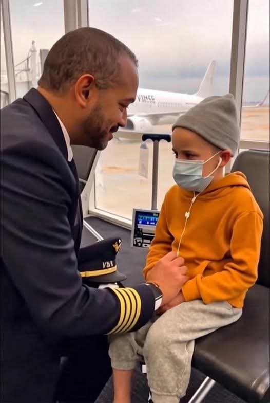 CrazyVibes_1's tweet image. Two hundred people were seated and waiting. Engines were ready. Schedules were tight. And yet the captain of the plane was nowhere near the cockpit.

He was on his knees in the terminal.

Captain Grant had been flying commercial aircraft for over twenty years. He had seen angry…