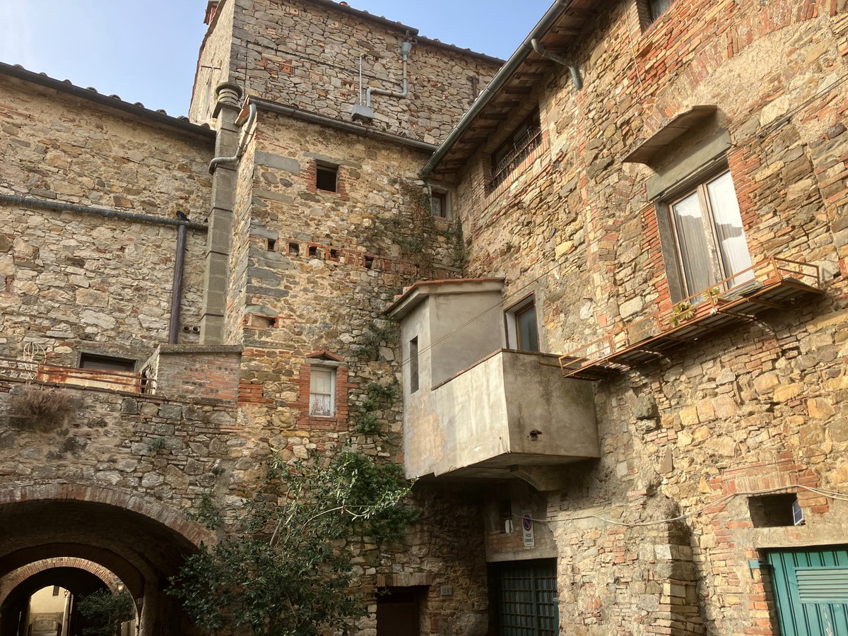 TPEnviron's tweet image. Today's view from the Via.  Somebody REALLY wanted to play Juliette.