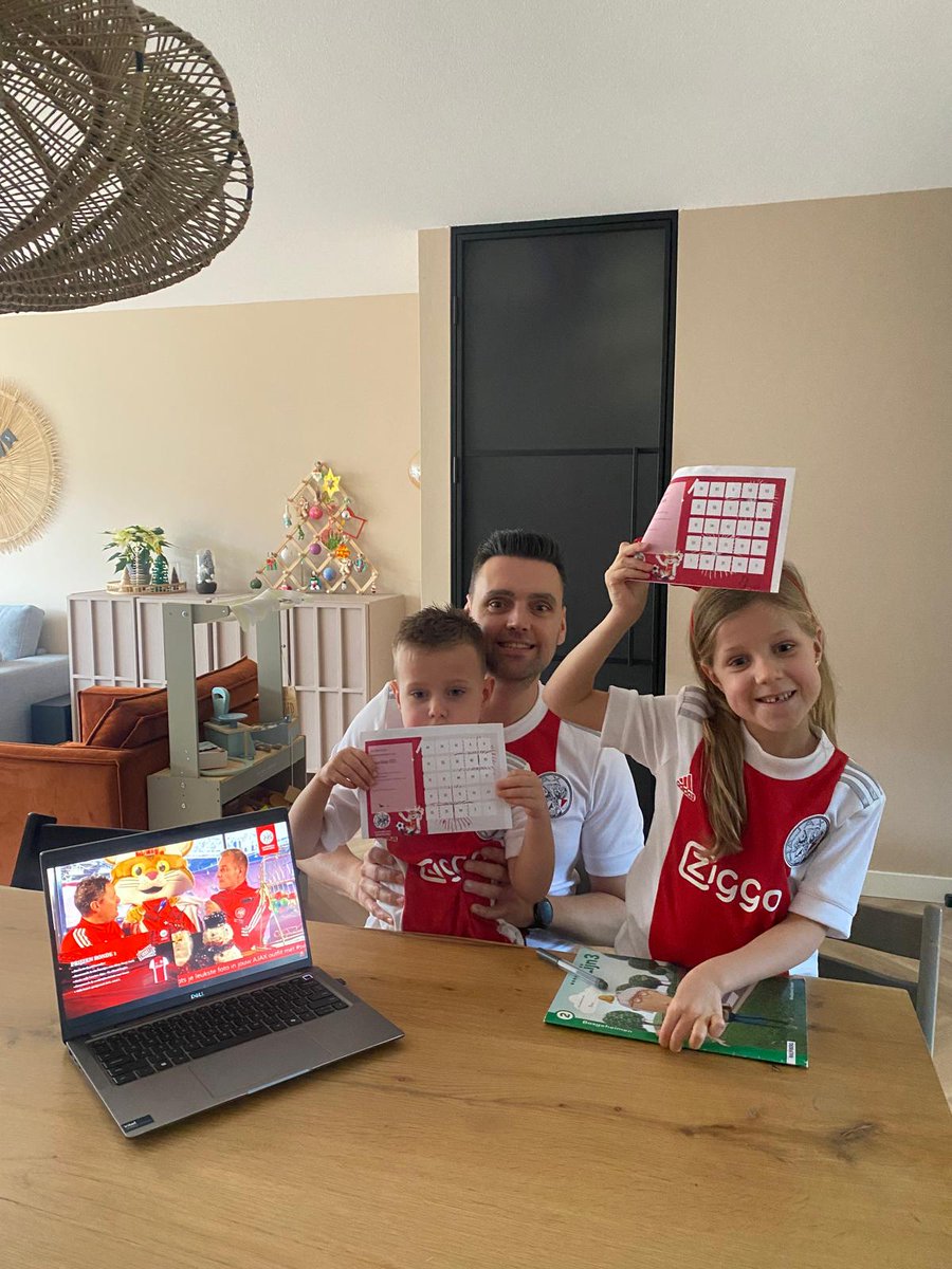JMWesterbeek's tweet photo. Hopelijk Lucky vandaag tijdens de #svajaxfeestdagenbingo ! https://t.co/0hrZZ2o63F