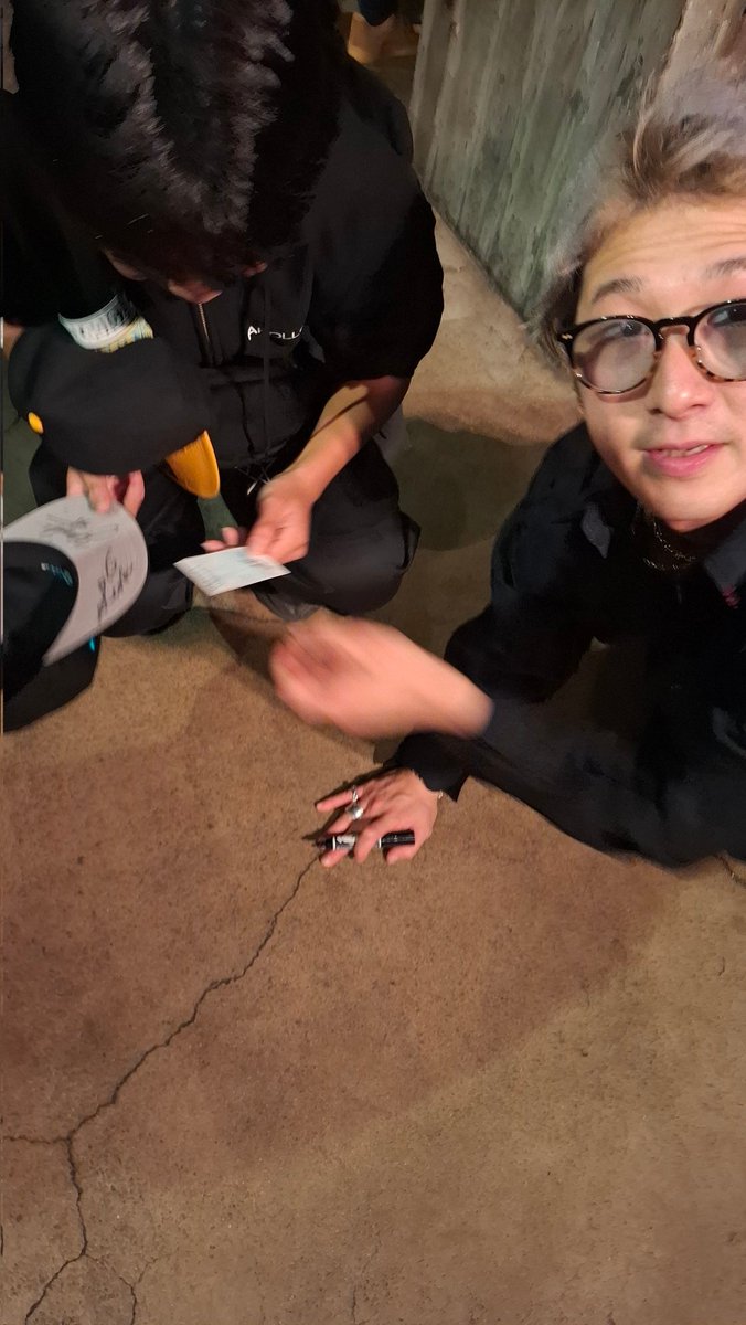 bunosaman's tweet image. 2025-26 APOLLOGIC
ALEAYS BE A CHALLENGER
ONE MAN TOUR

LIVE SQUARE 2nd LINE(大阪)
めっちゃ盛り上がりましたね～‼️
お久しぶりや初めましてもありましたが、お会いできた皆様、ありがとうございました👍

#APOLLOGIC 
#challenger