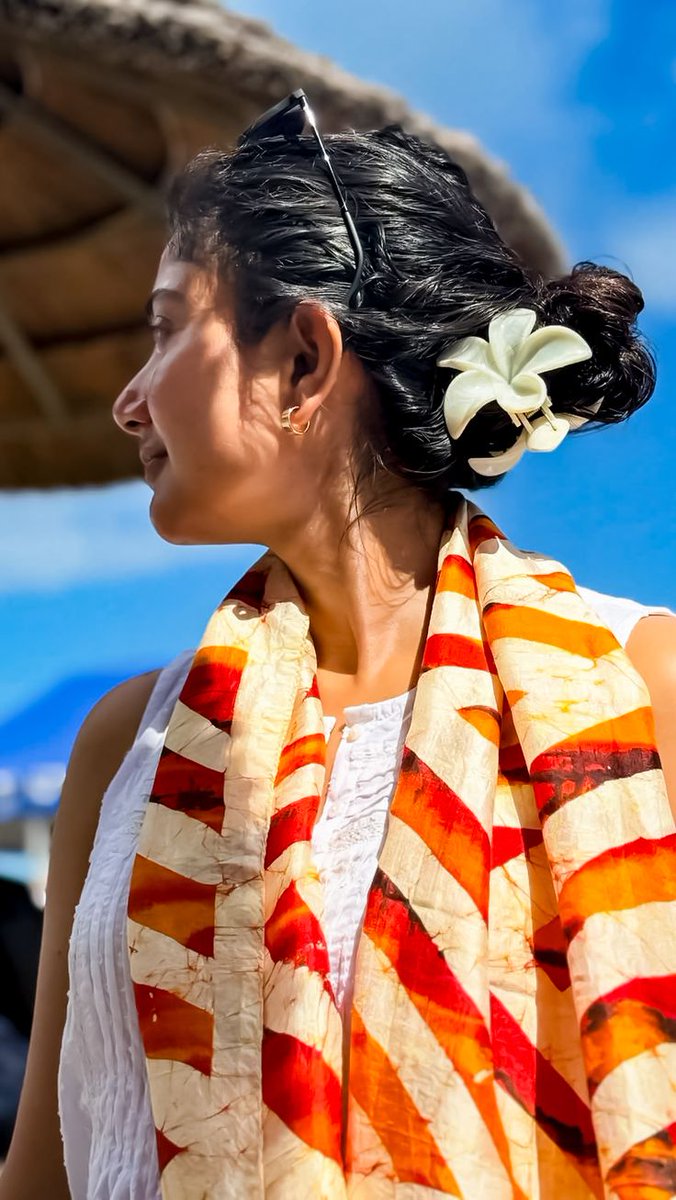 ನಿನ್ನನ್ನು ಪ್ರೀತಿಸಿದ ಮೊದಲ‌ ವ್ಯಕ್ತಿ ನಾನಲ್ಲದಿರಬಹುದು, ಆದರೆ ನಾನು ಪ್ರೀತಿಸುವ ಕೊನೆಯ ವ್ಯಕ್ತಿ ನೀನೆ.!

#Lavi