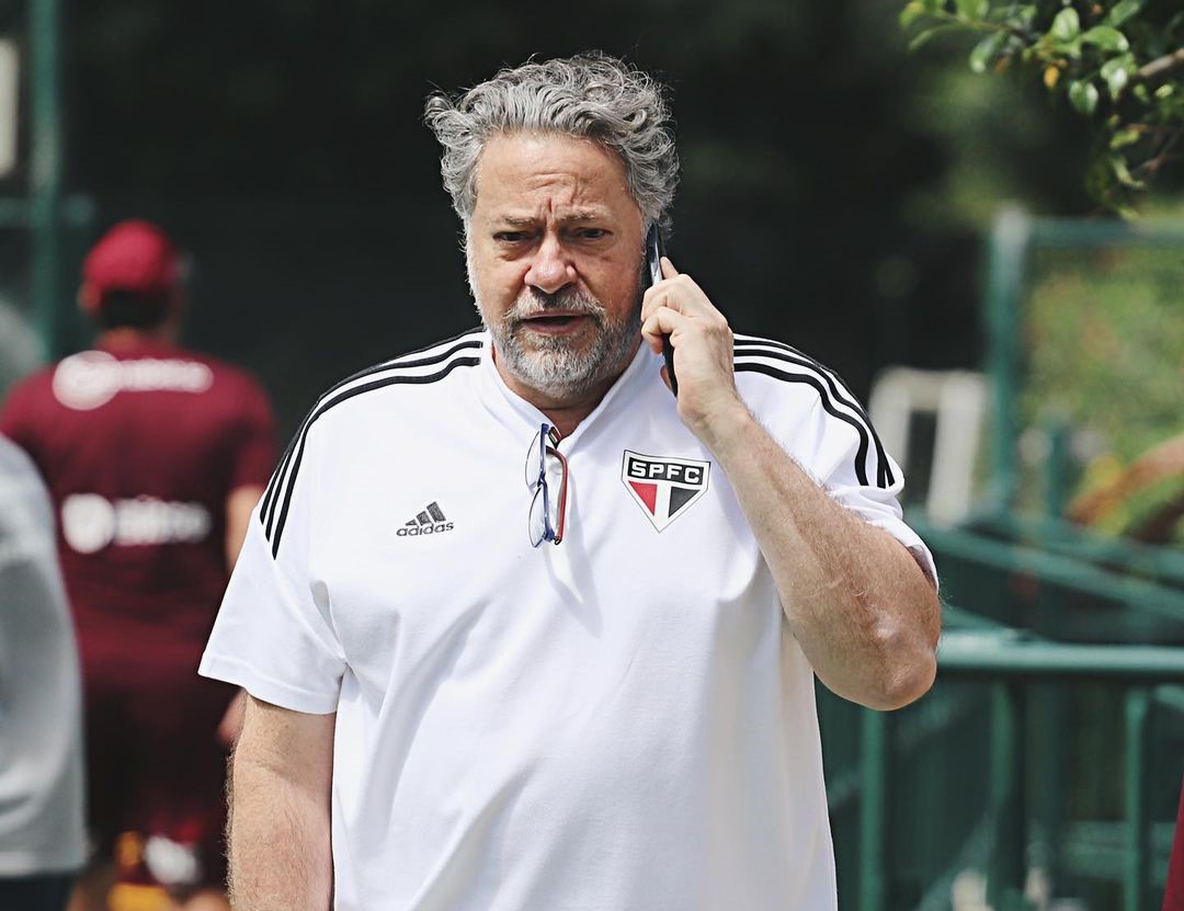 liberta___depre's tweet image. Polícia descobre desvios ‘estruturados’ e ‘sistemáticos’ de dinheiro no São Paulo.

Delegado Tiago Correia — o mesmo que indiciou Augusto Melo, ex-presidente do Corinthians, por lavagem de dinheiro, associação criminosa e furto qualificado — conduz investigação sobre desvios…