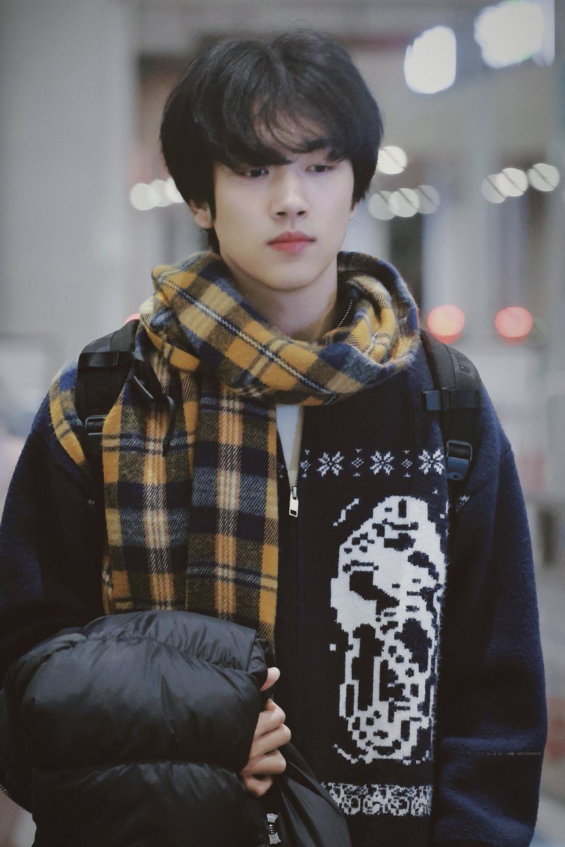 𝟐𝟓𝟏𝟐𝟐𝟏
𝑻𝑭𝑼🛬️

工作辛苦了💦
 接下来是要为期末辛苦的男大了📚

#밍루이 #MINGRUI #明睿
#보이스토리 #BOYSTORY