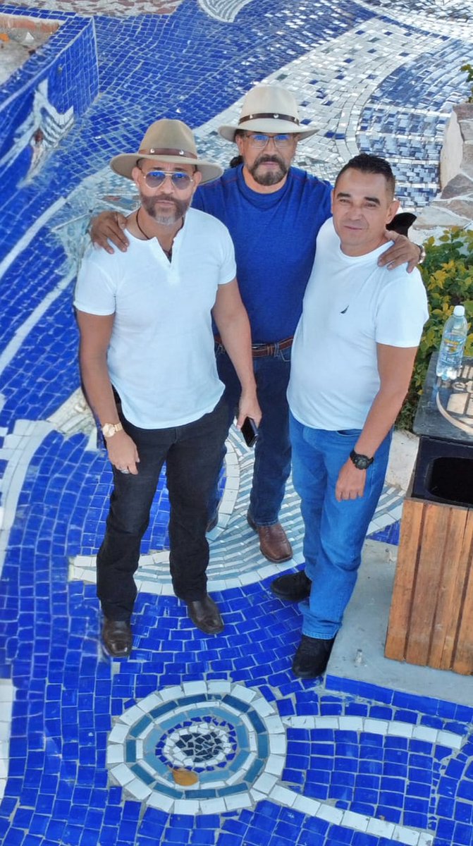 Entre amigos empujando la carreta juntos por un mejor Municipio.

SAO aprende a dar pasos hacia un horizonte diferente tratando sobre todo de dejar de ser cargas.

Recuerda esto:

Dios hace flotar hasta el hierro. 🙏🏼