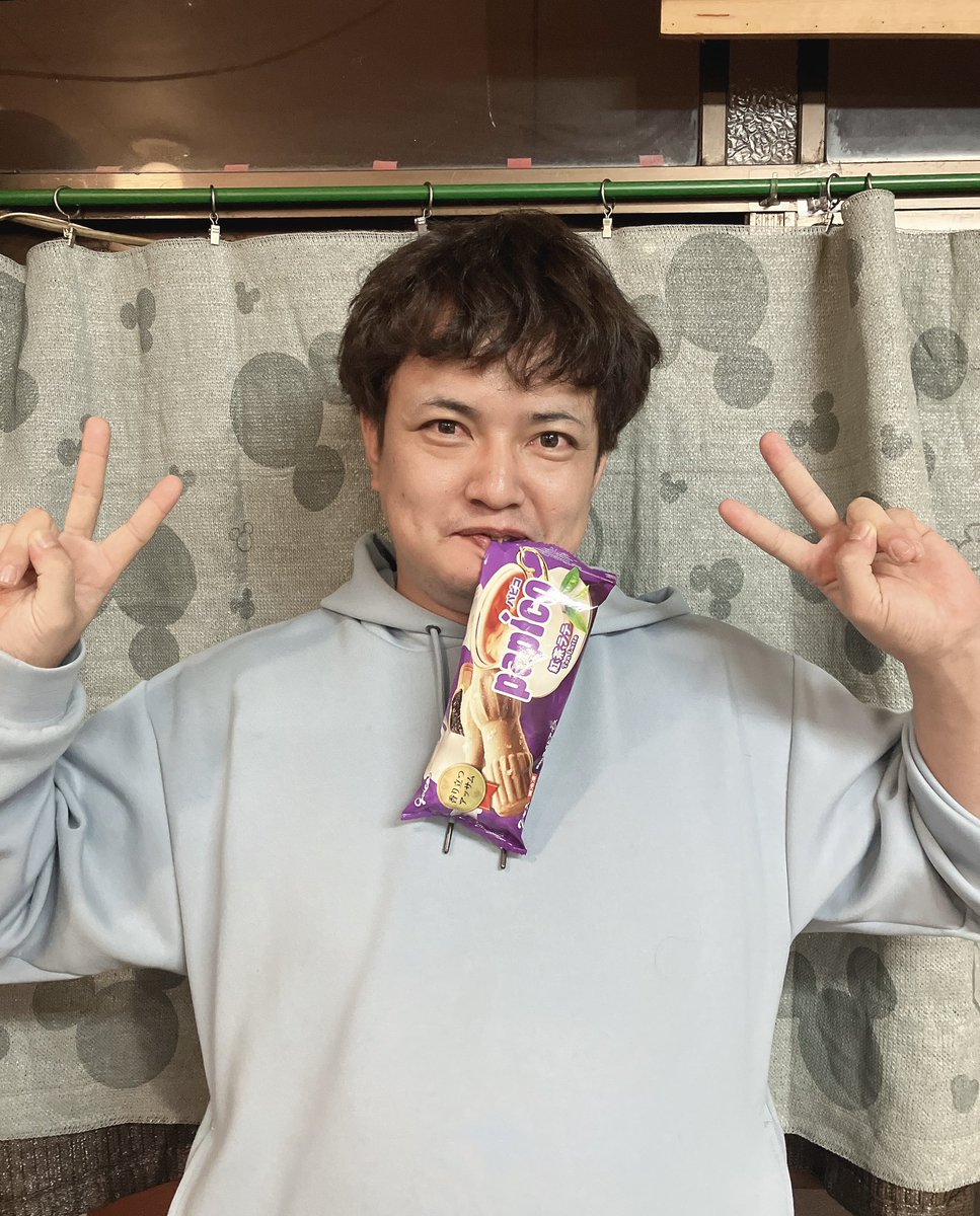 まーくん 次男が暖かい場所で待ってるなか、 三男がダッシュで買ってきてくれ