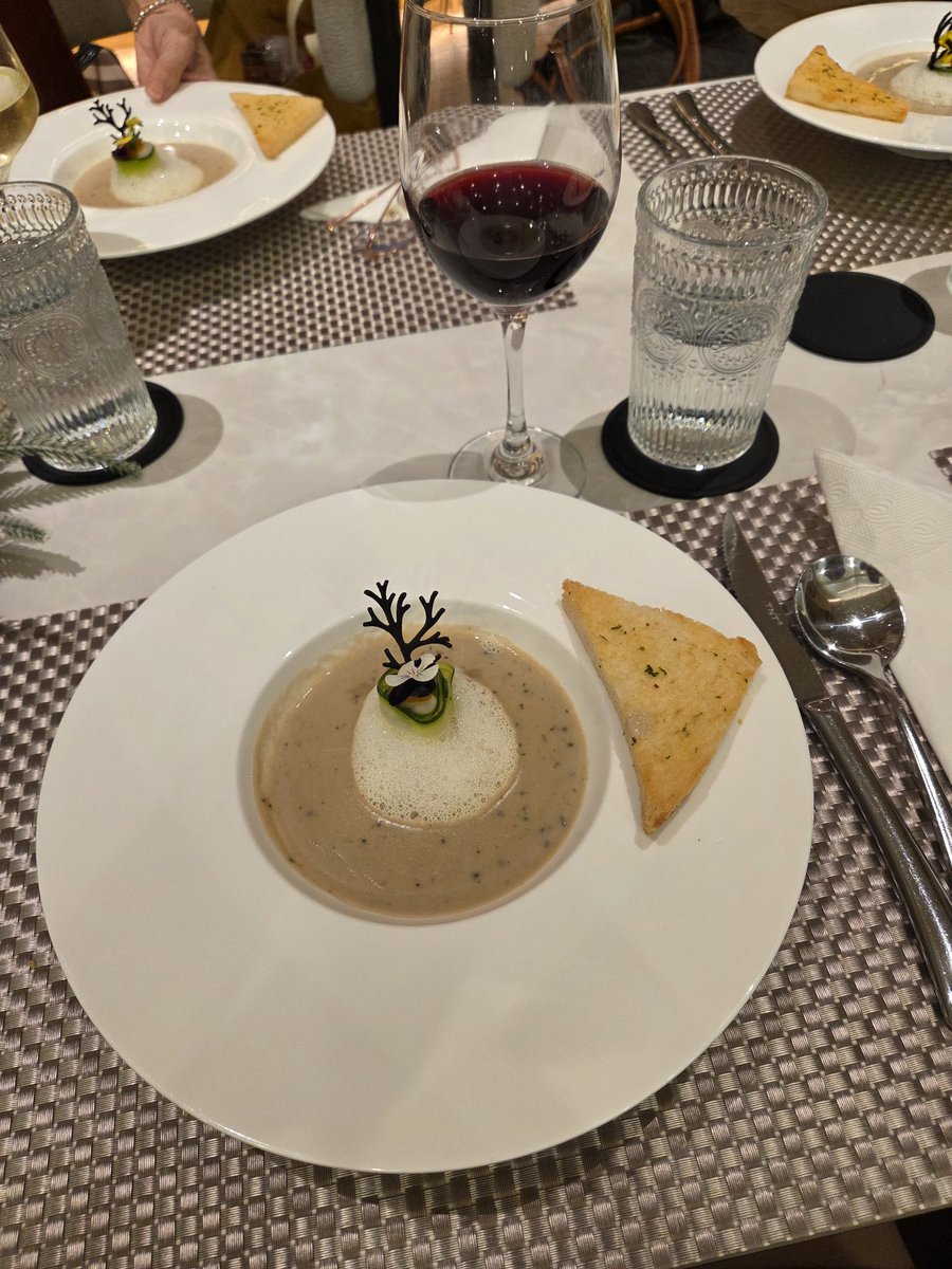 Frosky00 tweet media