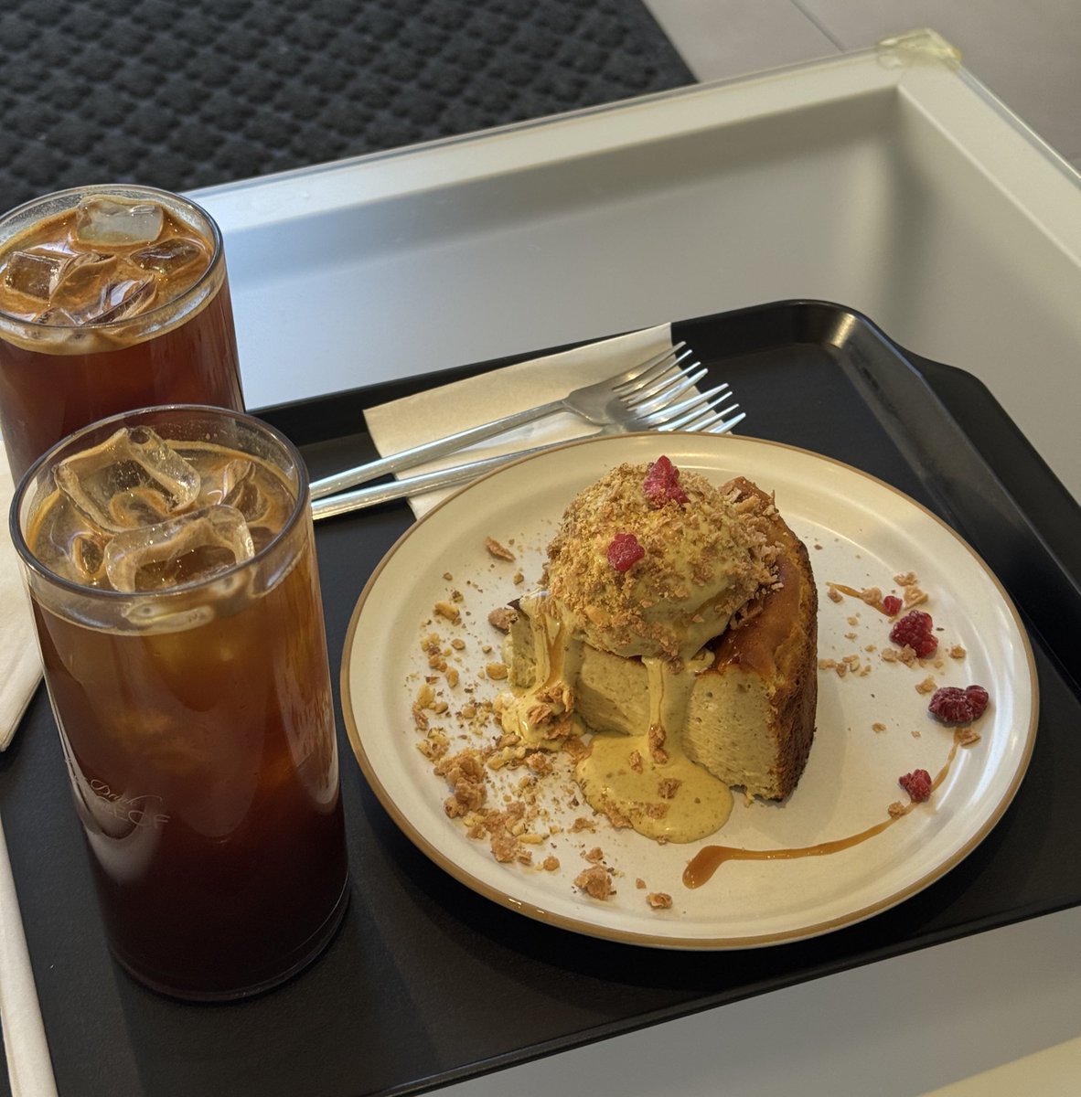 피스타치오 치즈케이크를 무뎌보쟈!!!!!!