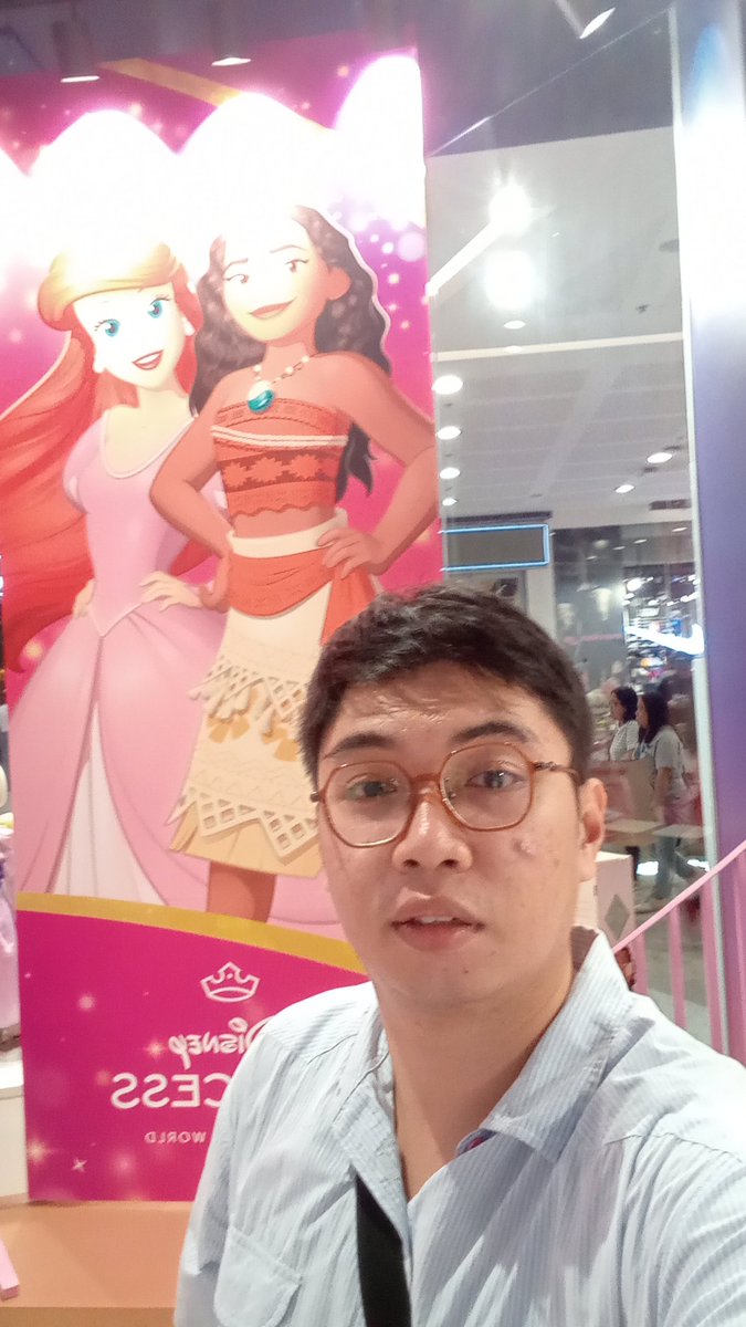 princeeric323's tweet image. 💜 The first time ever visit about Disney Store at SM City North Edsa.

Showcasing in this photo for as I'm "The Little Mermaid Fan" made on it's merchandise goodies with a high price.

#DisneyStore #FirstTimeVisit #SMCityNorthEdsa #TheLittleMermaid #MermaidFan #ShowcasingContent