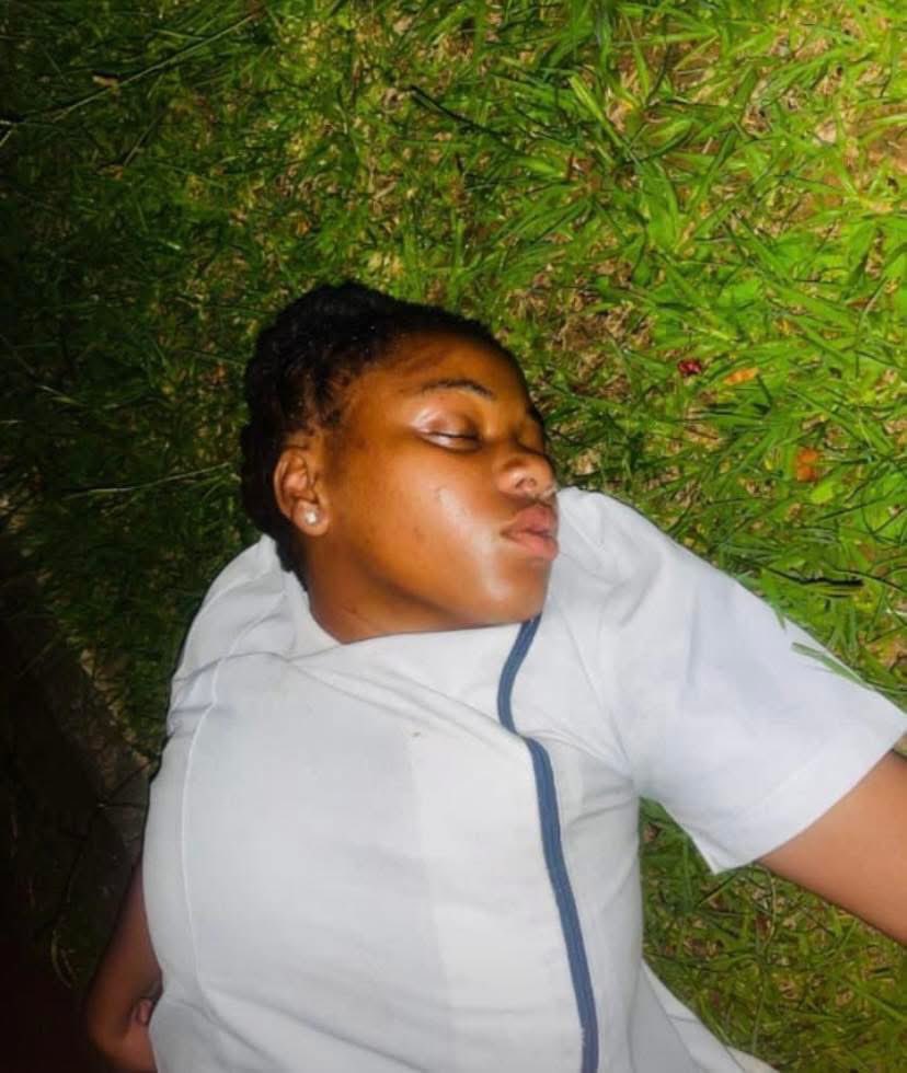 AdvoBarryRoux's tweet image. This lady was found outside the fence with a man who says he is her meter taxi driver. He doesn’t know who she is or where he picked her up. She has no ID or phone and she is heavily intoxicated. 

If you know her, please go to Alexandra Police Station, you will find her.