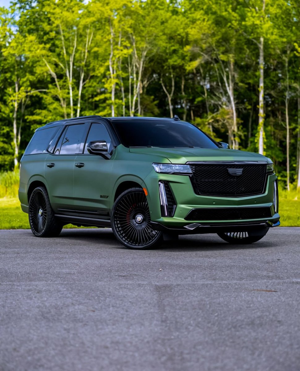 _robertryan's tweet image. There is a certain level of confidence that comes with wheels this big.