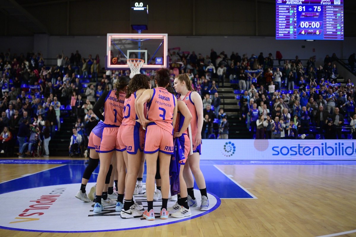 Grazas siareiros por acompañarnos !

Así é mais doado pelexar.

O domingo voltamos a vernos en A Malata