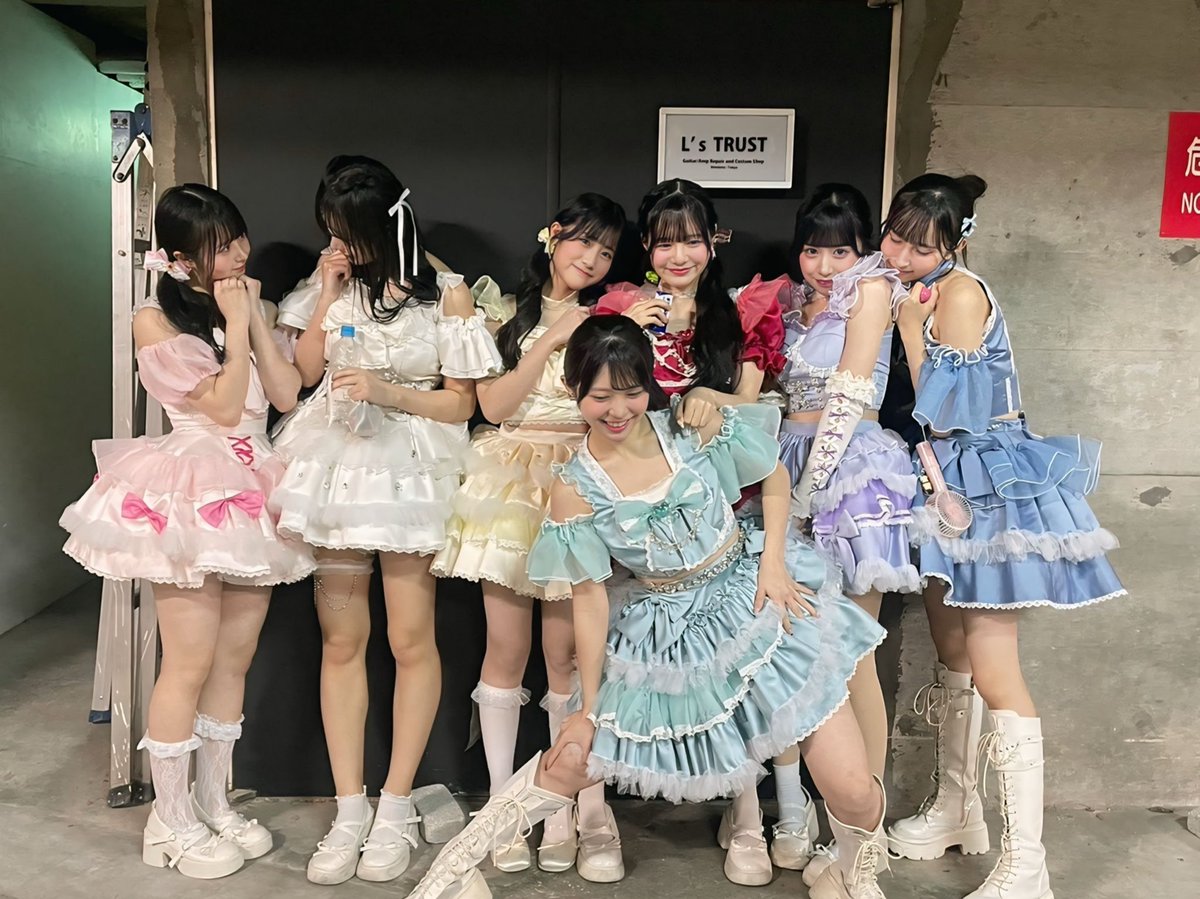 ライブ会場撮りおろしプレミアム生写真 本日もライブ有難うございました！ 写真撮り忘れたーー🥲 新体制初めて