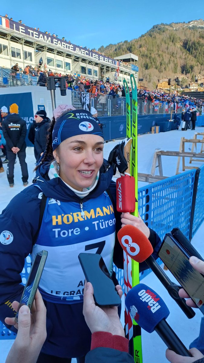 BiathlonALGB's tweet photo. Les réactions des françaises après la mass-start ! 🗣️🇫🇷

Camille Bened
« Je ne peux pas être déçue, c’était une course incroyable. Il m’en a manqué dans le dernier tour mais je n’ai rein à regretter. On a le meilleur public du monde, ça m’a permis d’aller puiser au fond de moi. » https://t.co/1RaA6ml55y