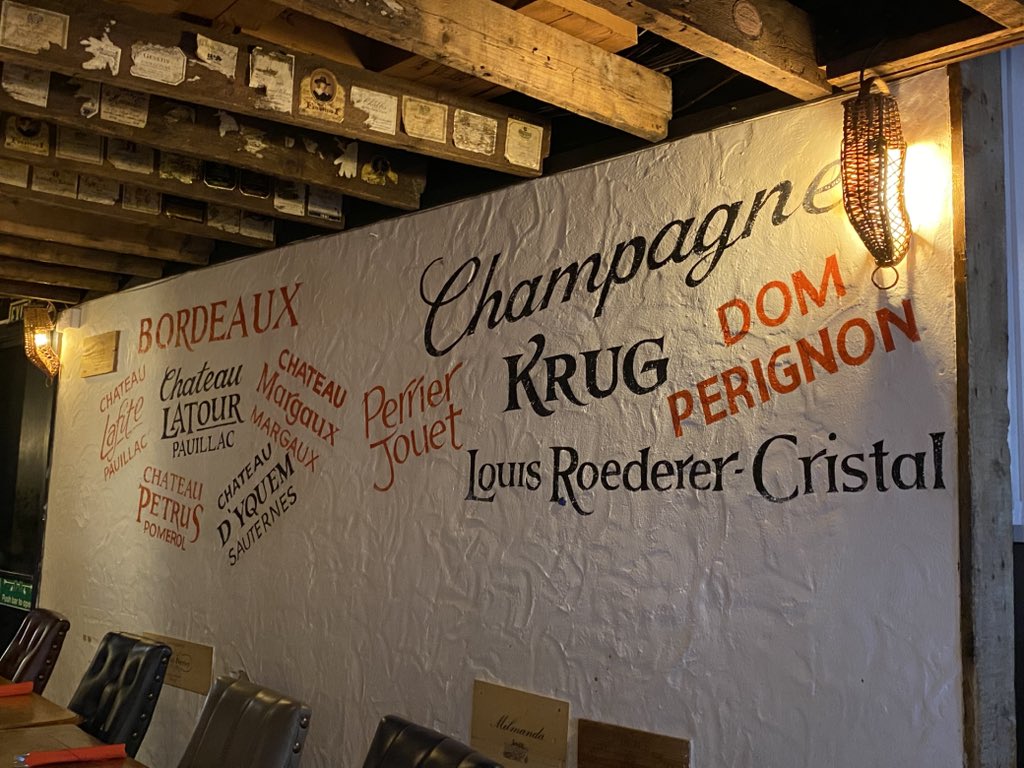 Winter Solstice lunch with <a href="/DonnaGriffiths_/">Donna Griffiths</a> 🎄🍷