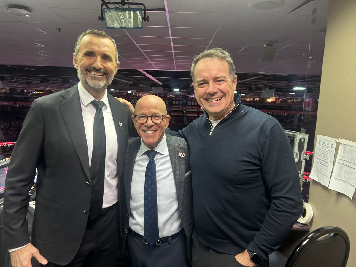 jasonyork33's tweet image. Great  catching up  last night @Senators game with a couple long  Standing members of the #GoodGuyClub 
#chicagochapter 
The voice of the @NHLBlackhawks Rick Ball &amp;amp; the Nepean Legend ….
@Panger40 !!!