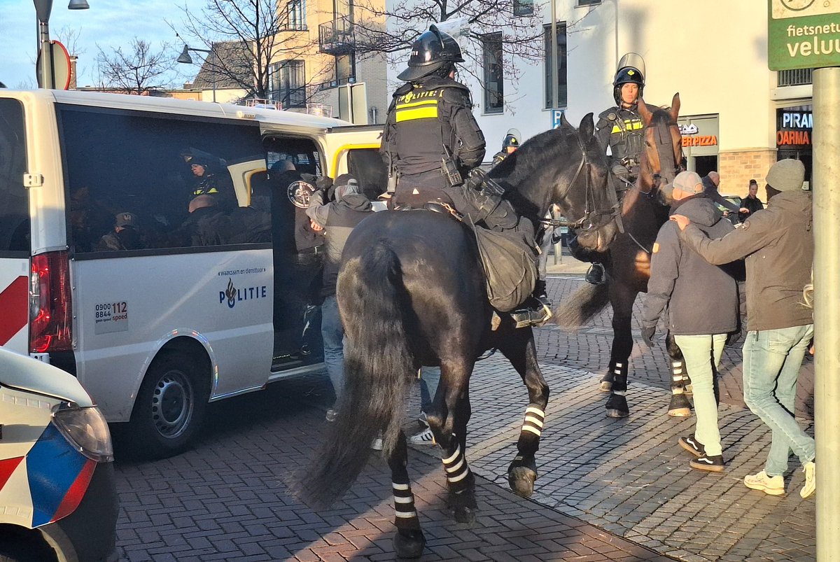 joshua_josprijs's tweet image. #Beredenpolitie bij demonstratie in #Apeldoorn.
Meerdere aanhoudingen.