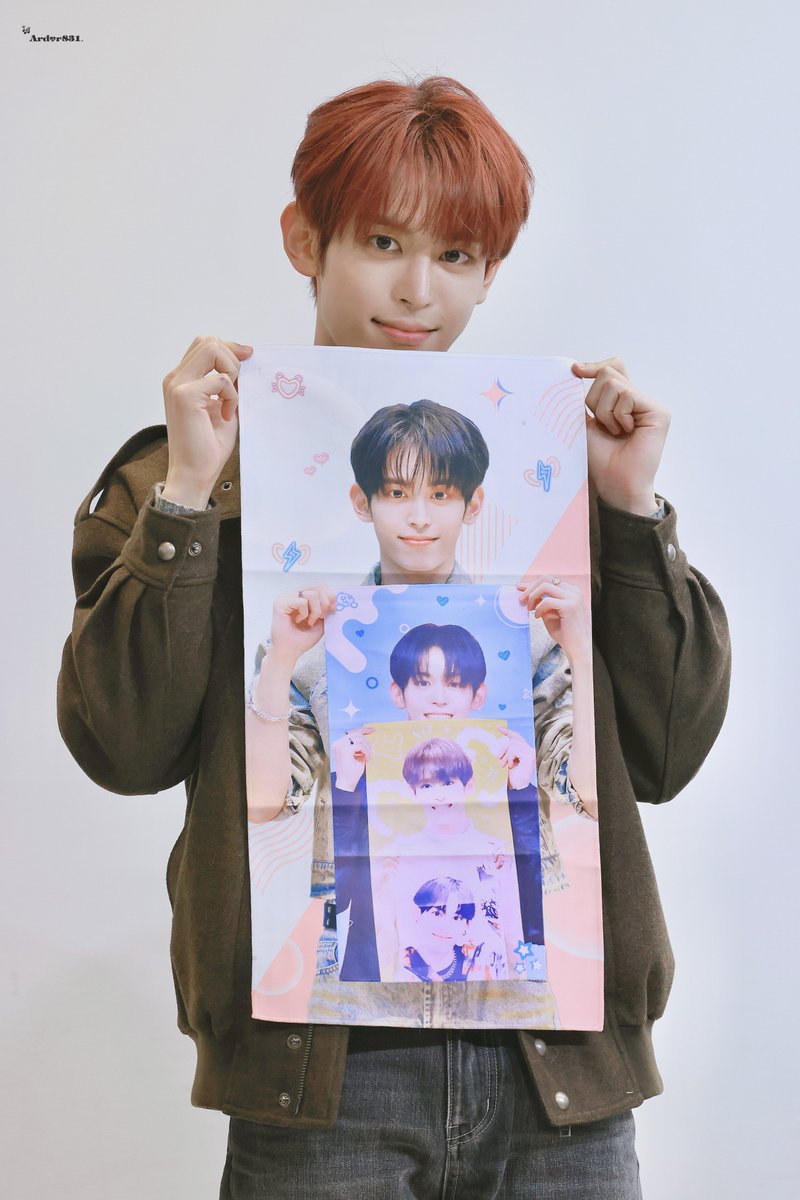 25.12.21 🔁

#현빈 #HYEONBIN #NOWZ