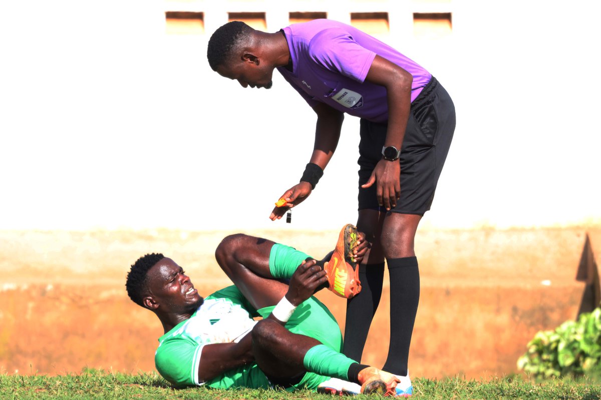 lubegaabdulrah1's tweet photo. Game On
The hosts are still behind.
55'
Seeta United FC 🔴 0️⃣ : 1️⃣ 🟢 Young Simba FC
🏟️ Seeta C.O.U P/S
#BugandaRegionalLeague
#BugandaFA
#FfeMupiira
#SautiSport
📸 Maldine Shots https://t.co/hw0s61pIZf