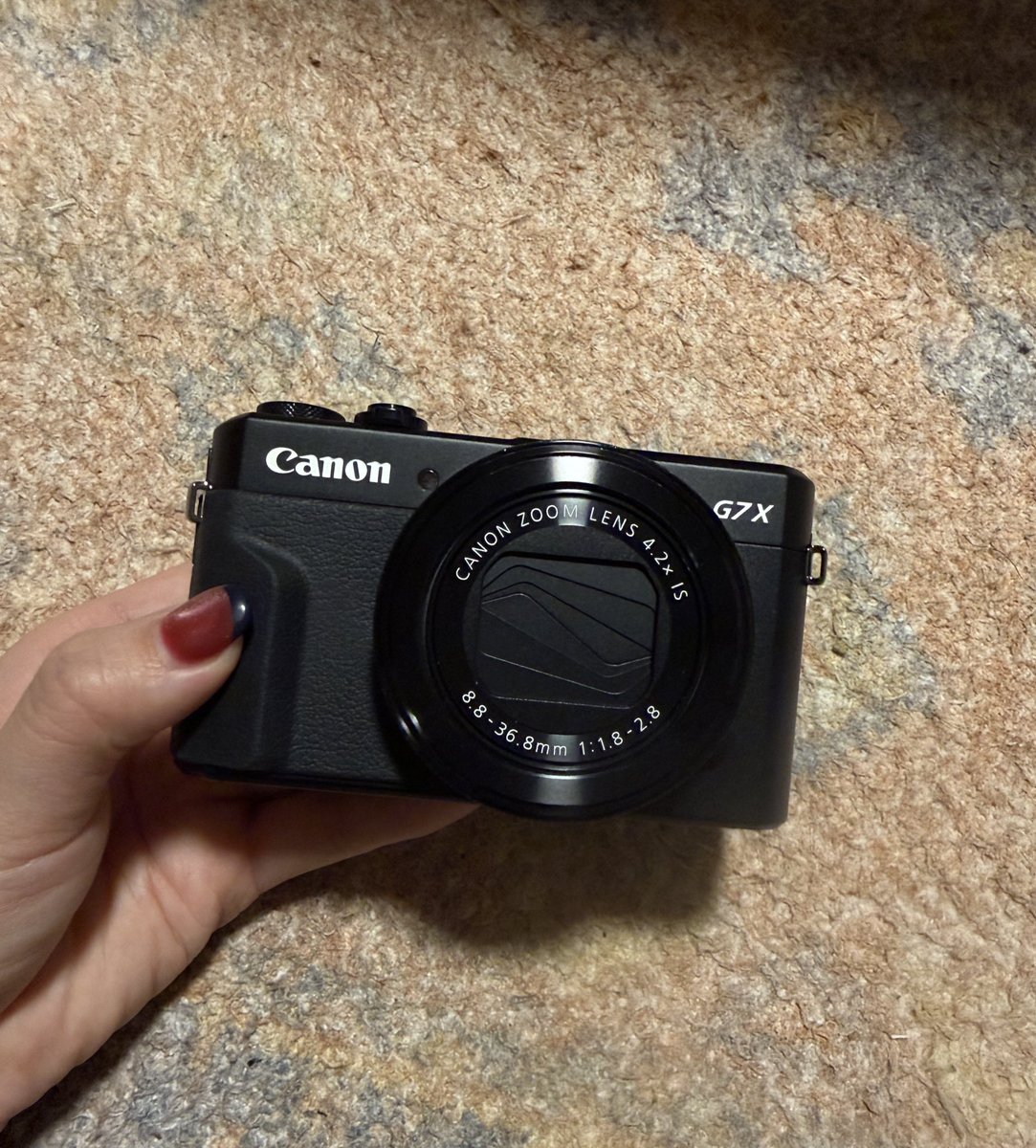 人生初カメラ！📸
店員さんに激推しされて購入💸昔めぐさんにもおすすめされたからきっと間違いない…！

ネパール旅で初導入🏔️