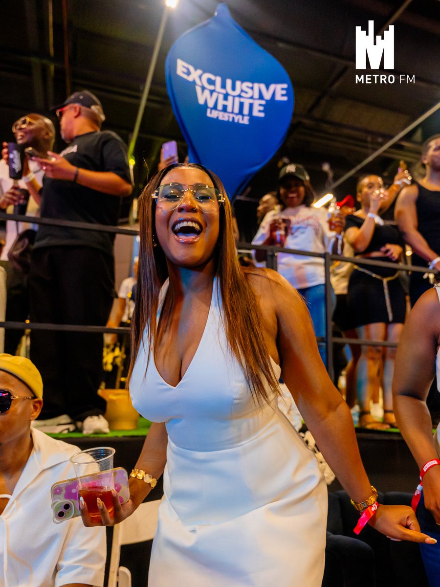 METROFMSA's tweet photo. And that is how we end the last #METROFMHeatwave!

Thank you to everyone that came and enjoyed this amazing event with us from all the provinces.🔥

Until next year❤️ https://t.co/1x5t6520eC