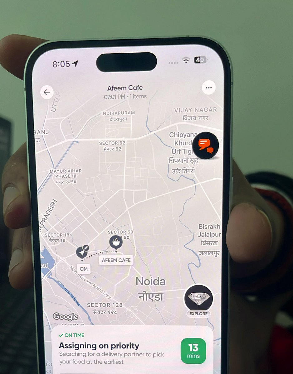 seefeeelll_'s tweet photo. What is this behaviour it’s been more then 1 hour still didn’t get my order delivered , not just that my order also didn’t get assigned to a delivery partner like worst.
Paise khane h logo k toh aise hi Btado 😂😂 zomato is more better then u @narendramodi 
@Swiggy @SwiggyCares https://t.co/b5SxTew2Mg