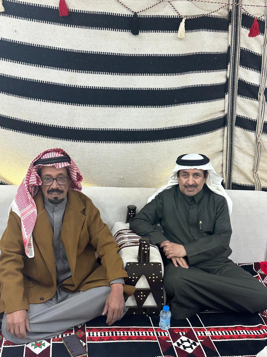 كنا الليلة الماضية في ضيافة عازف الربابة فرحان الظفيري بمخيمه الخاص بحفر الباطن واشكره على حسن الاستقبال