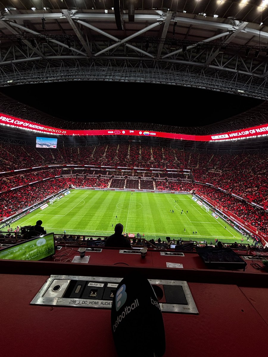 _BeFootball's tweet image. Pendant 𝗨𝗡 𝗠𝗢𝗜𝗦 on aura le droit à 90 minutes par match dans ces stades de fou 😭😭😭

La 𝗠𝗘𝗜𝗟𝗟𝗘𝗨𝗥𝗘 𝗖𝗔𝗡 𝗗𝗘 𝗟’𝗛𝗜𝗦𝗧𝗢𝗜𝗥𝗘. 🇲🇦