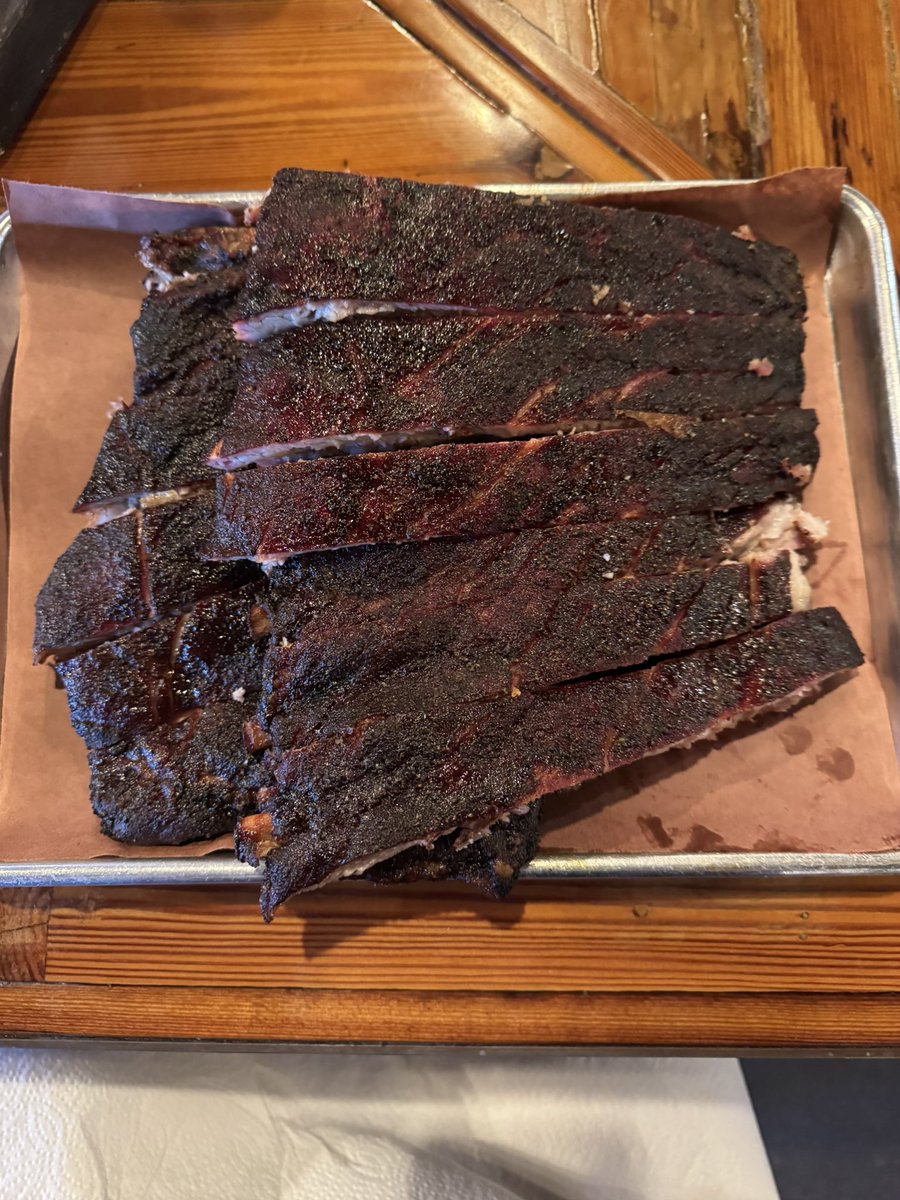 spartyryanh's tweet image. First day of winter well spent🤘🏻🍖❄️@MeatBBQ @GuyFieri @OldTownLansing @LyntzJohnson @logg666 @Q106 @LSJNews @lansingmichigan @CityPulse @downtownlansing